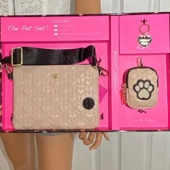 💜 Betsey Johnson Pet 3PcSet CrossbodyBag,Dog CollarTag & Keychain Pouch GiftSet - Picture 7 of 10